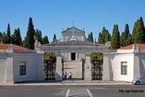 Friedhof der Vergnügen – Eine Stadt der Toten in einer lebendigen Stadt