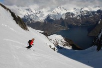 Skitouren mit Boot als Basislager Skitouren mit Boot als Basislager