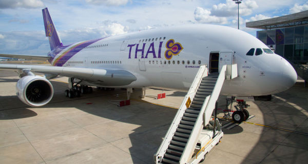 Erster Airbus A380 an Thai Airways International übergeben Erster Airbus A380 an Thai Airways International übergeben